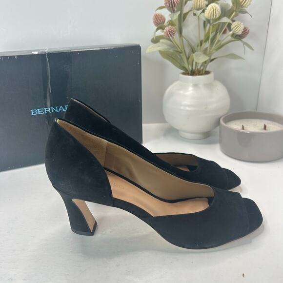 Bernardo Nieve Kid Suede Peep Toe Chunky Heel Pumps Black Women's 9M Tried On - Picture 2 of 12